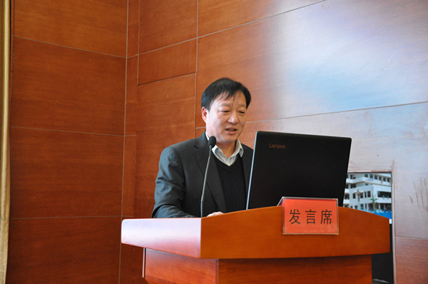 沂源县人民医院院长李强同志作报告