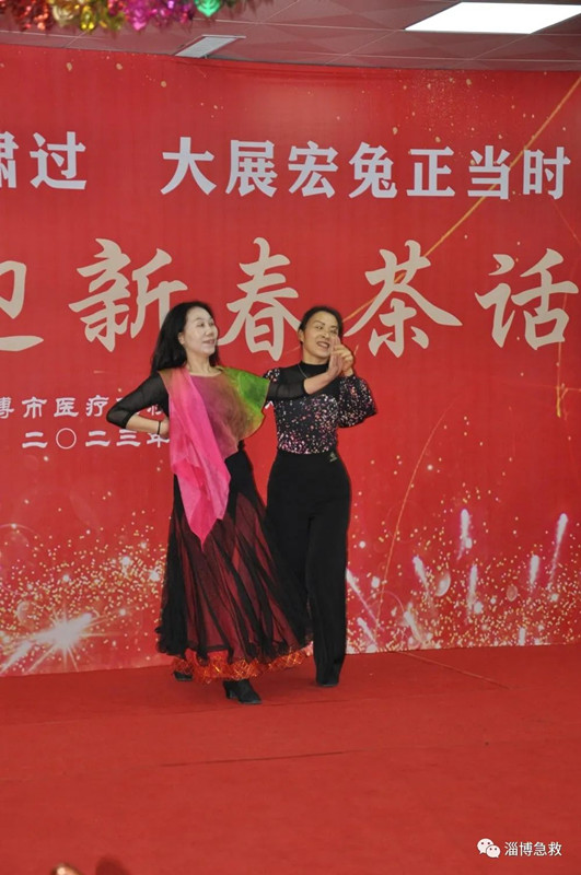 8.王丽华 李爱英舞蹈《听闻远方有你》