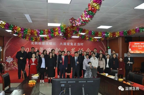 17.全体合唱《难忘今宵》